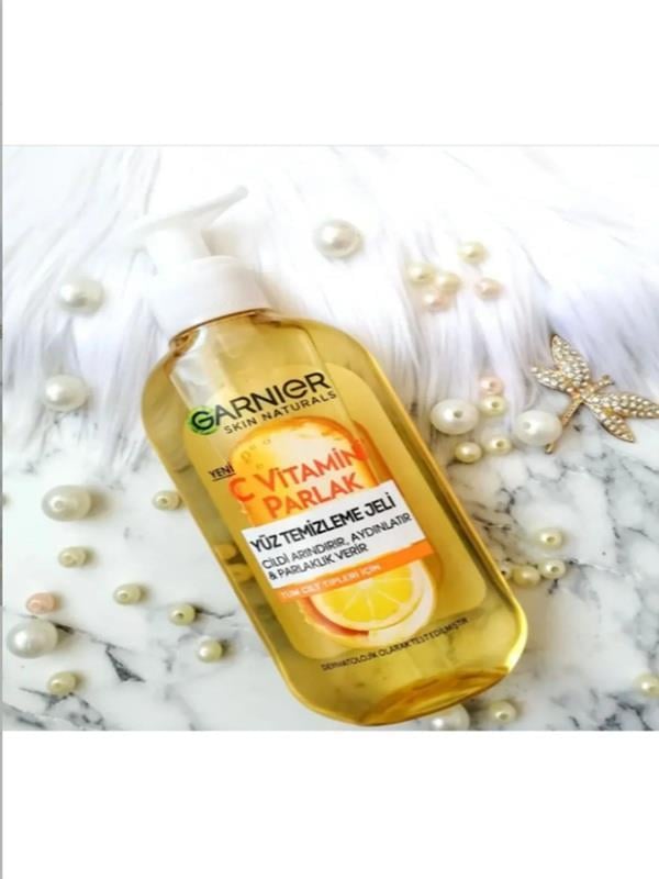 YÜZ BAKIMgarnier009.06.1339GARNİER SN C VİT. PARLAK YÜZ TEMZİLEME JELİ 200 ML 476898GARNİER SN C VİT. PARLAK YÜZ TEMZİLEME JELİ 200 ML 476898