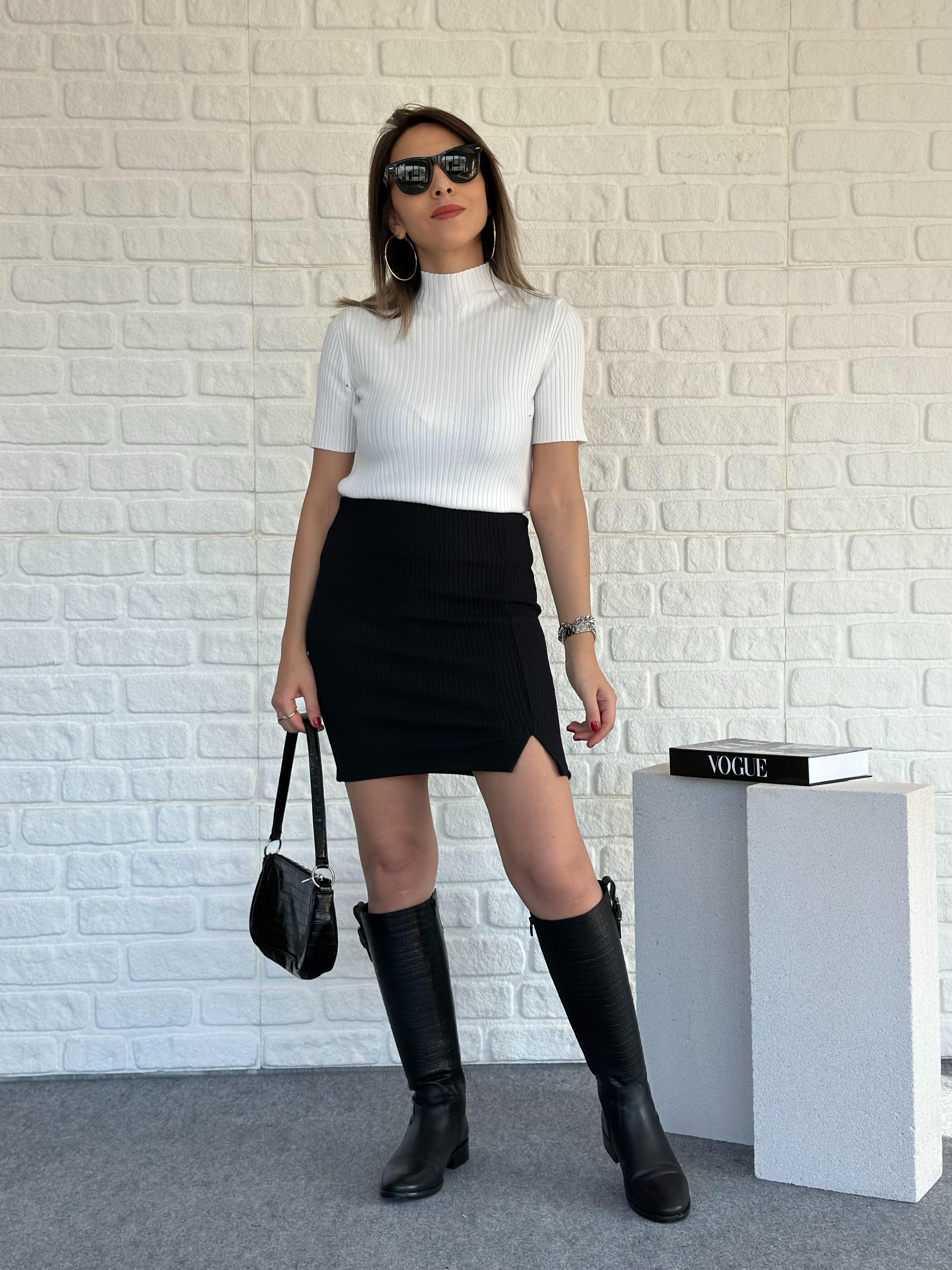 Fitilli Mini Yırtmaçlı Etek