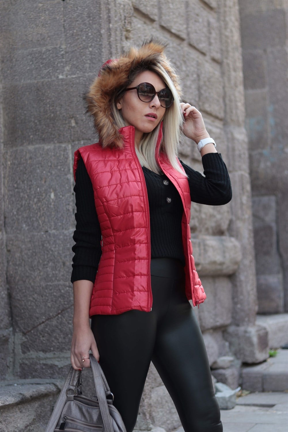 Orjinal Marka Kapüşonlu Şişme Yelek Kırmızı