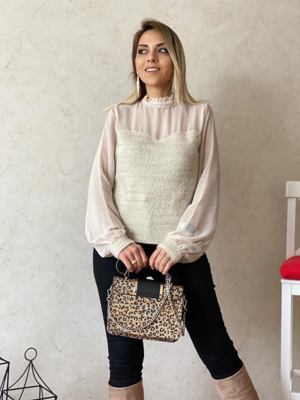 Tasarım Tül Detaylı Yumoş Bluz 