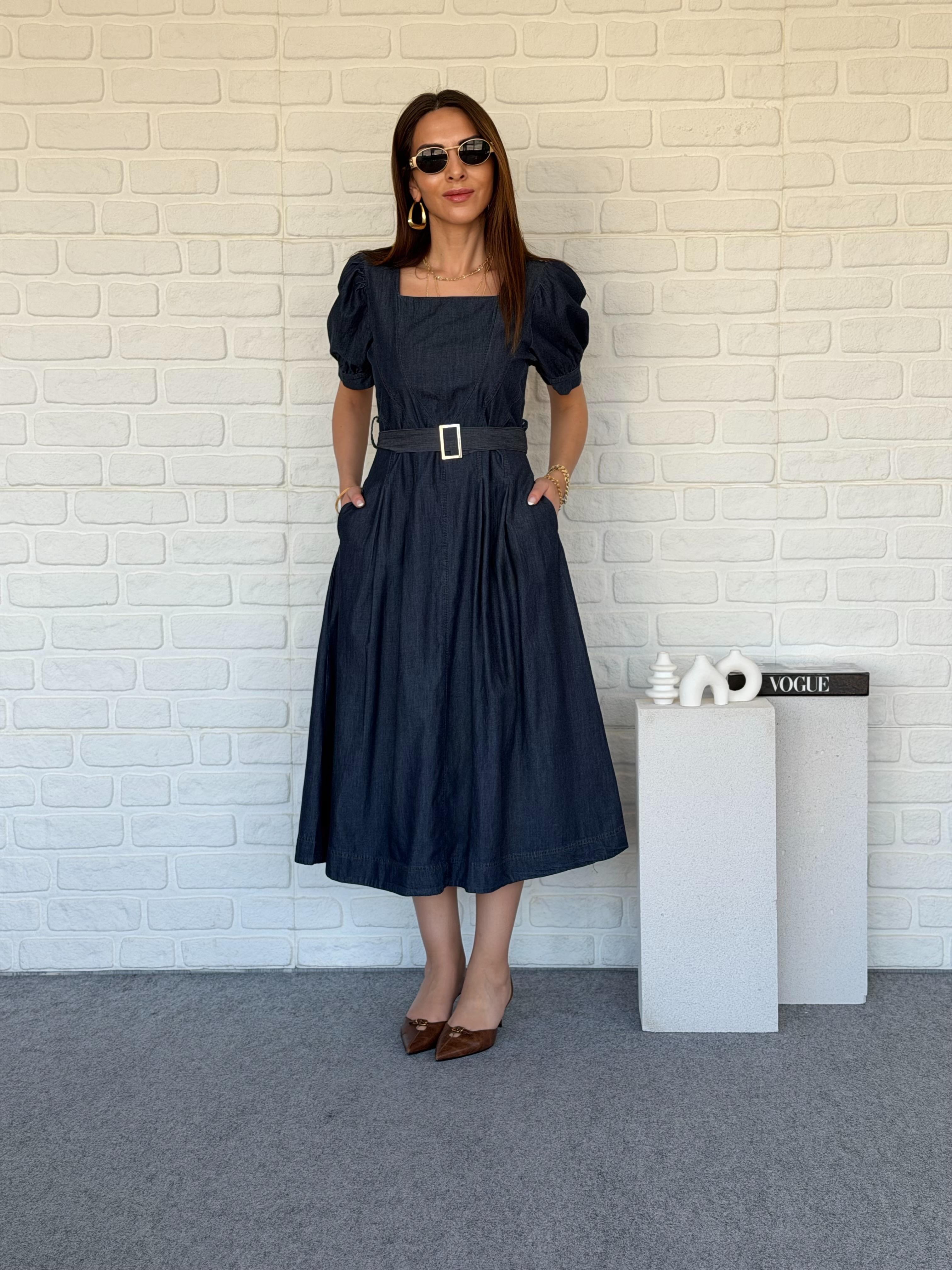 Kare Yaka Kemerli Kot Elbise