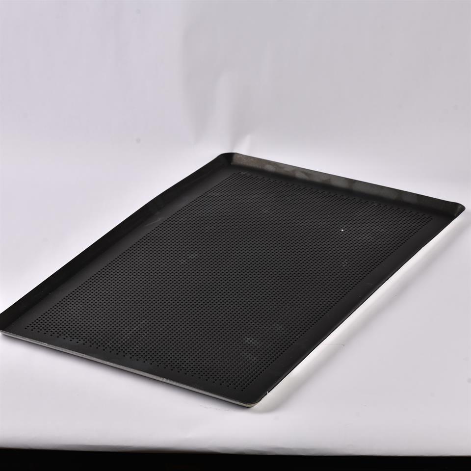 ENDÜSTRİYEL TAVA 40*60 İTALYAN DELİKLİ