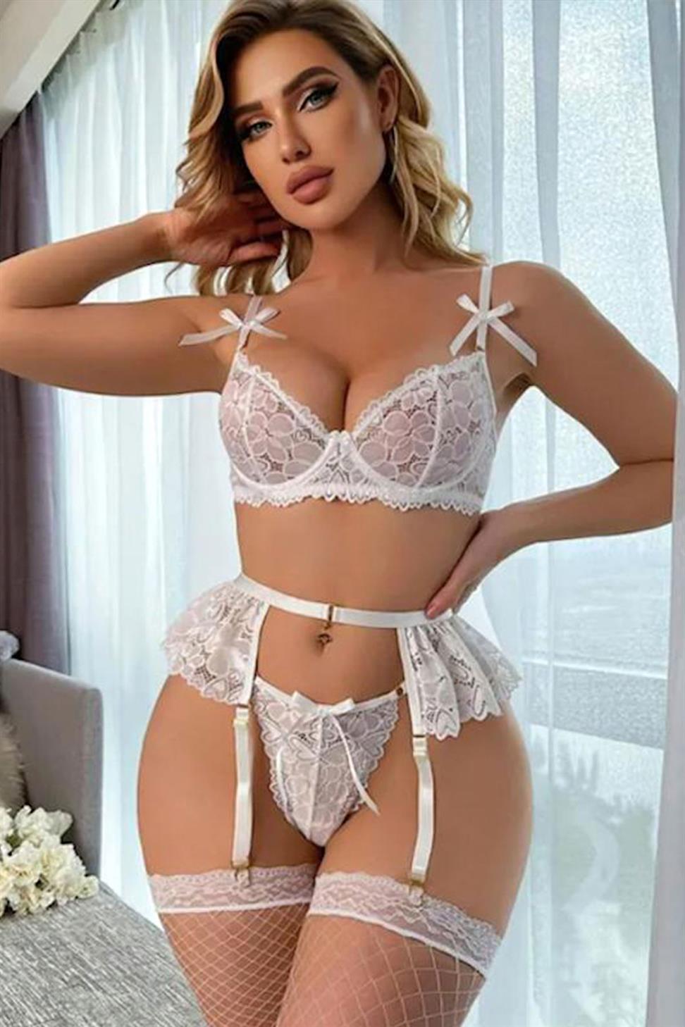 Dantel Detaylı Gül Desenli Beyaz Renk Fantezi Üçlü Takım