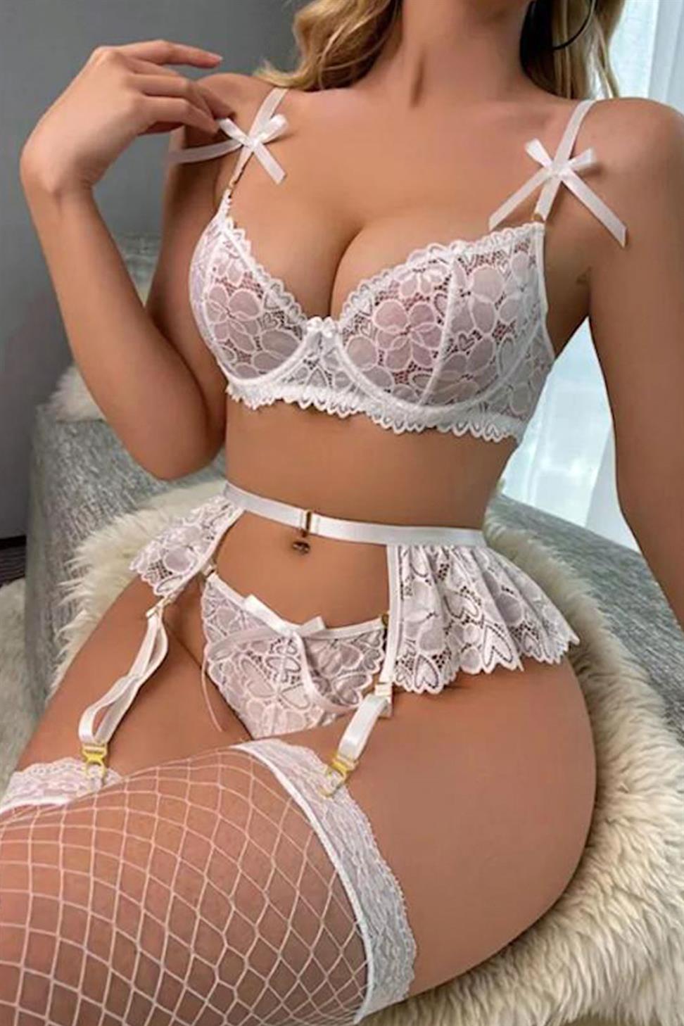 Dantel Detaylı Gül Desenli Beyaz Renk Fantezi Üçlü Takım