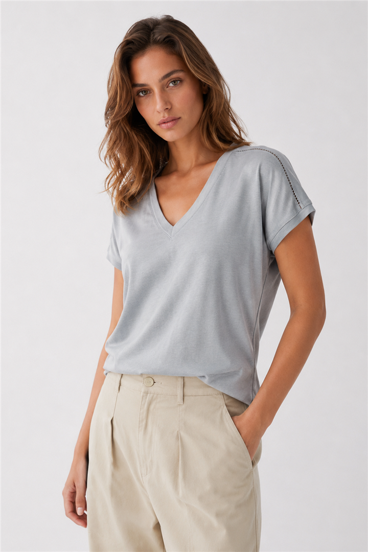 V Yaka Dantel Detaylı Bluz Mavi | Fashion Friends