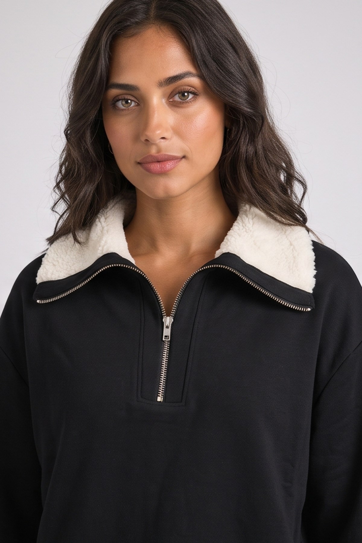 Yakası Peluş Sweatshirt Siyah | Fashion Friends