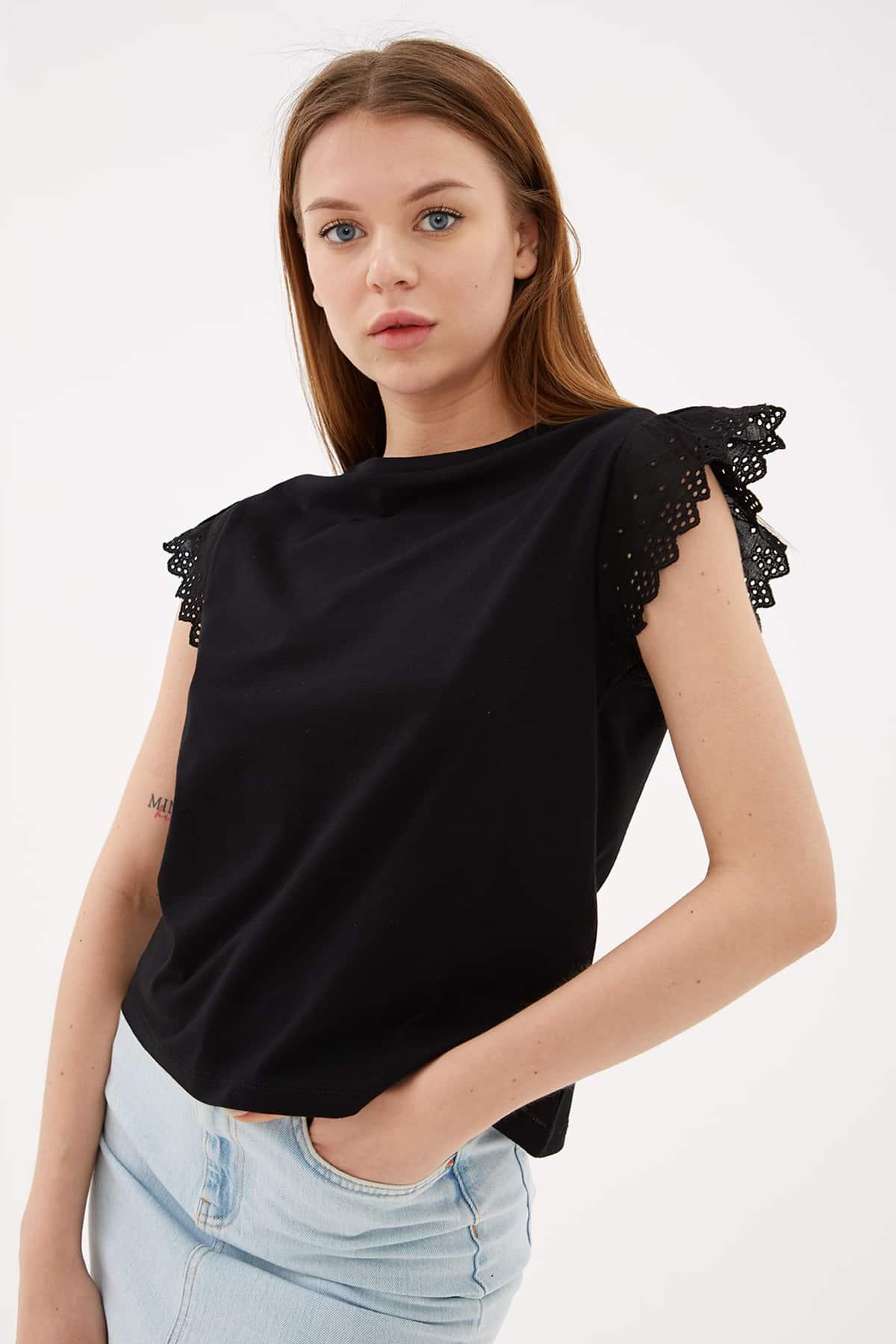 Kolları Dantelli T-Shirt Siyah Kadın T-Shirt |Fashion Friends