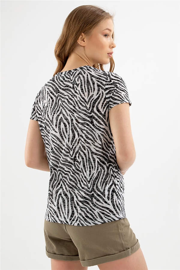 Devore Metraj Baskılı T-Shirt Siyah Desenli / Black Printed