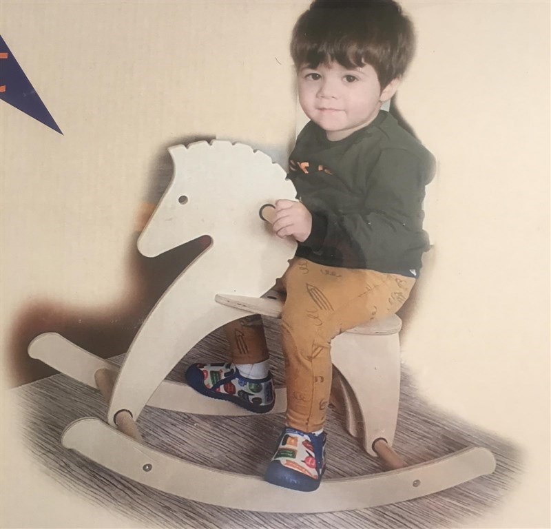 Doğal Ahşaptan Sallanan At