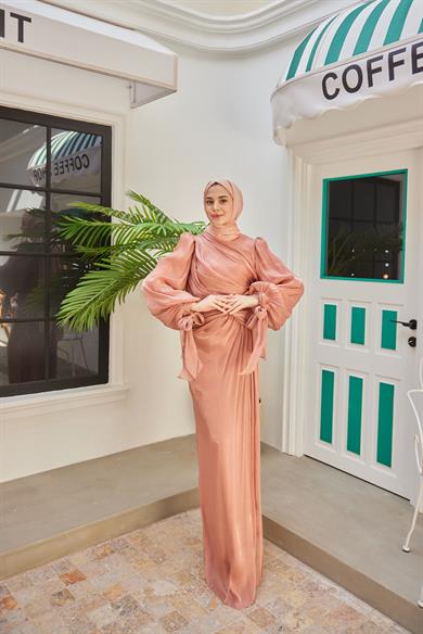 Ayperi Bağlama Detaylı Işıltı Kumaş Abiye - Somon