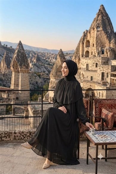 Eslem Yaka Detay Işıltı Abiye - Siyah