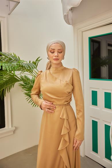 Eteği Detaylı Kobe Saten Abiye - Altın
