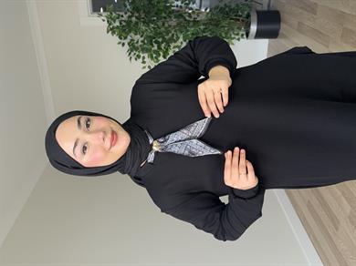 Fular Detay Oysh Elbise - Siyah