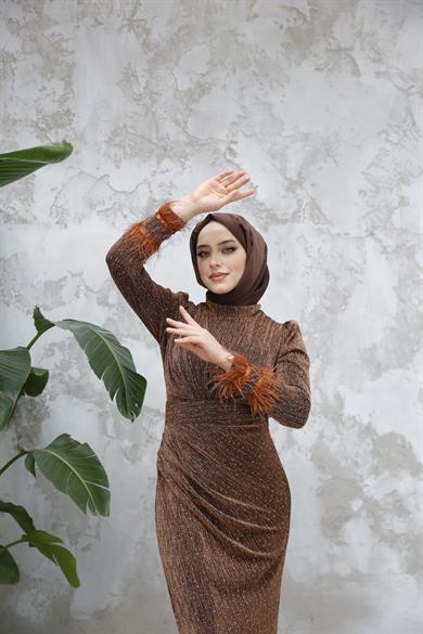 Kolu Tüylü Sim ve Taş Detaylı Abiye - Kahverengi