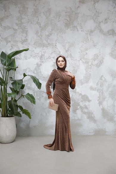 Kolu Tüylü Sim ve Taş Detaylı Abiye - Kahverengi