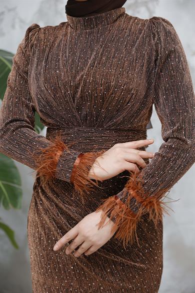 Kolu Tüylü Sim ve Taş Detaylı Abiye - Kahverengi