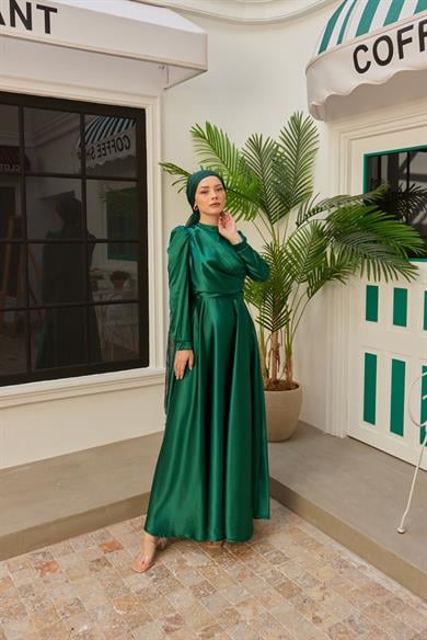 Önü Katlı Saten Abiye - Zümrüt Yeşil