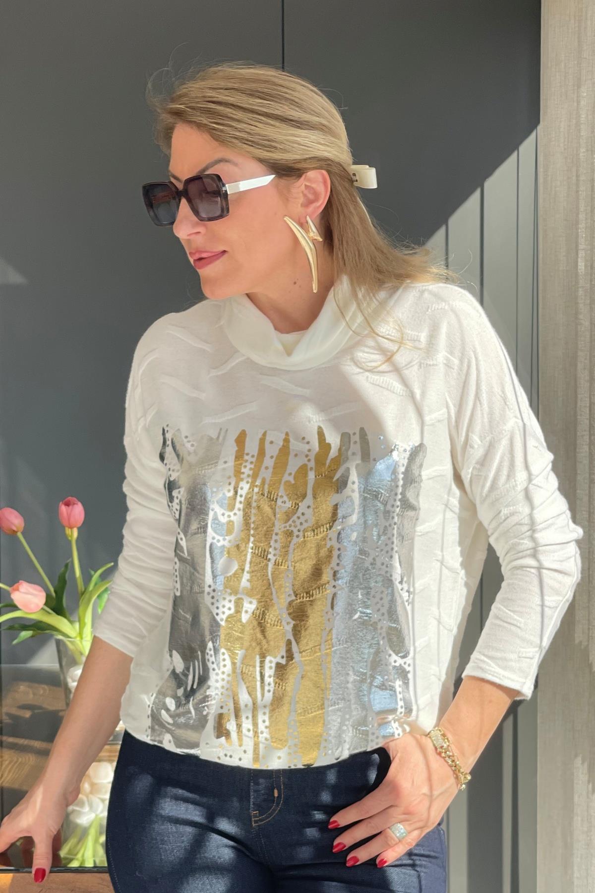 Batik Alev Desen Yaldızlı Beyaz Bluz