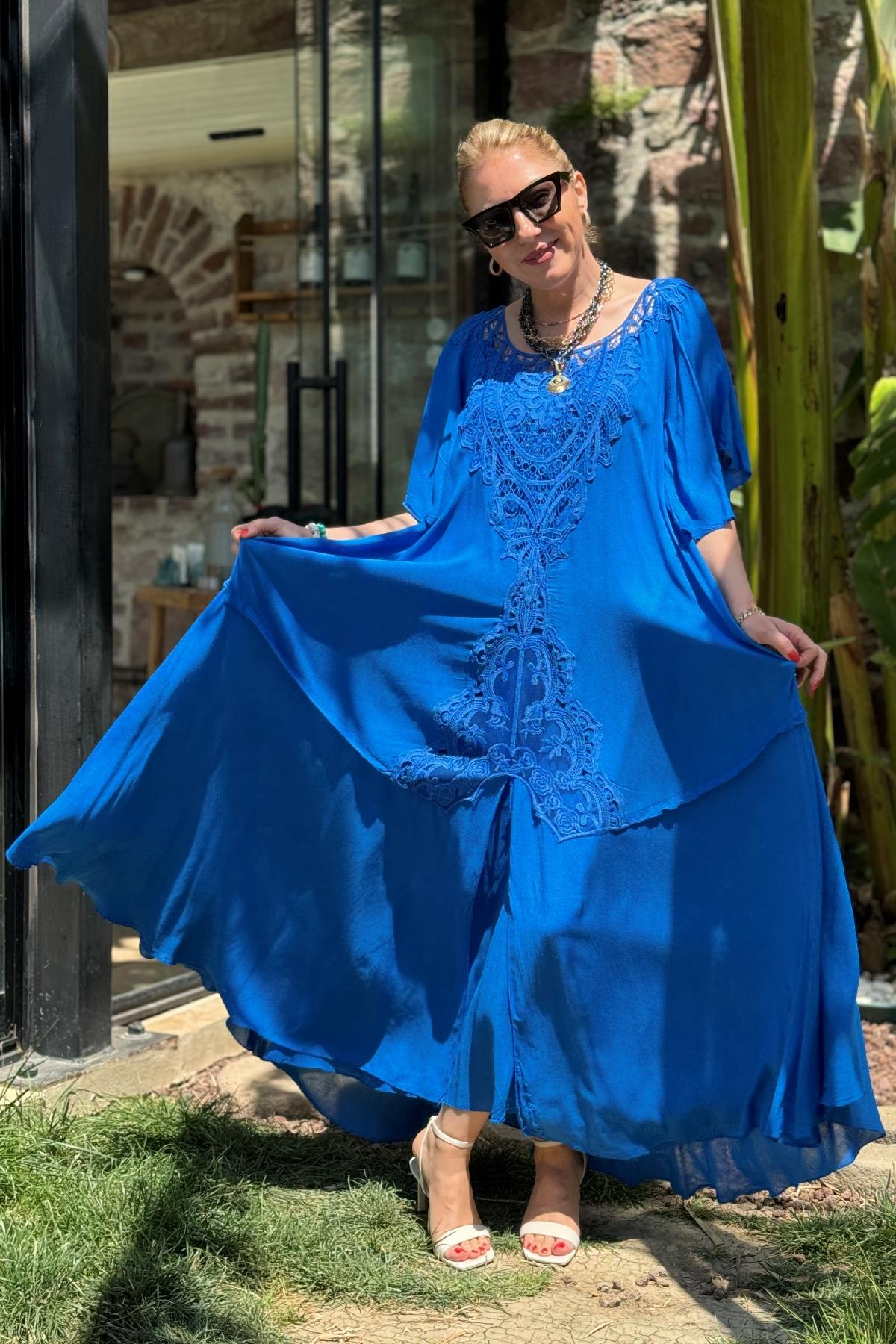 Dantel Detay Mavi Kat Elbise