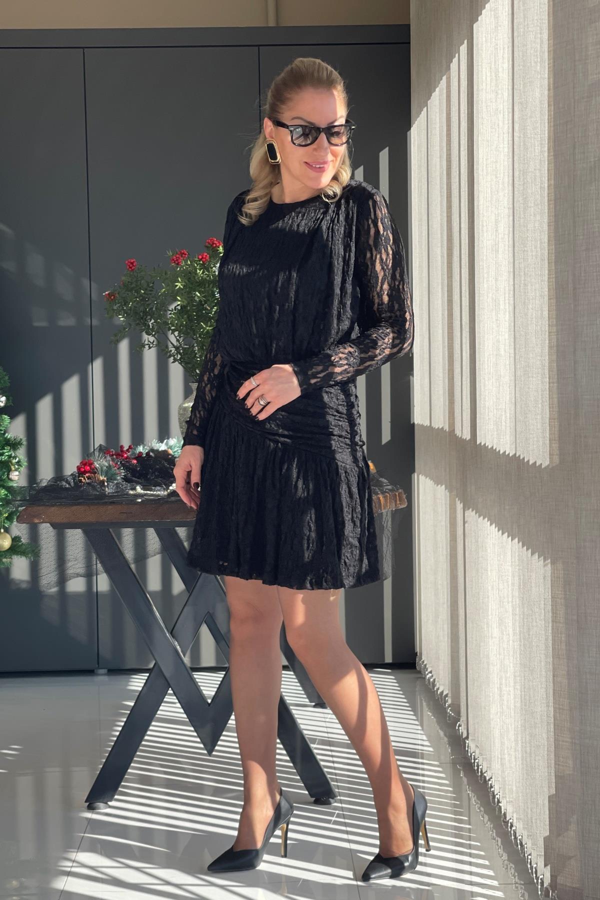 Dantel Detay Mini Boy Siyah Elbise