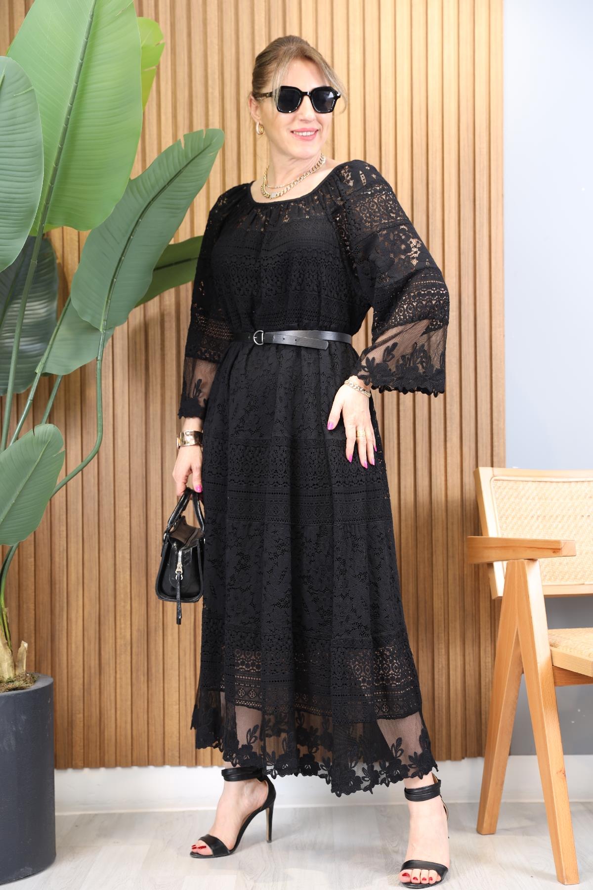 Dantel Uç Siyah İthal İpek Elbise