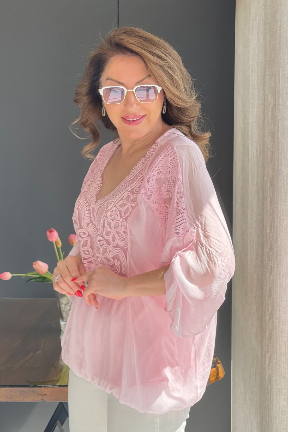 Dantelli Pul Detay İthal İpek Pembe Bluz