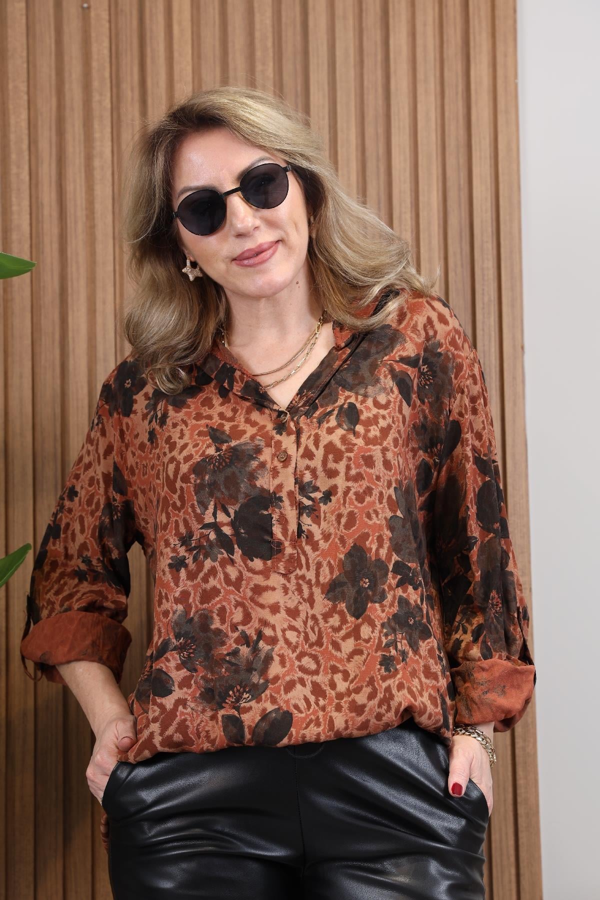 İthal Batik Çiçek Desen Kiremit Renk Gömlek