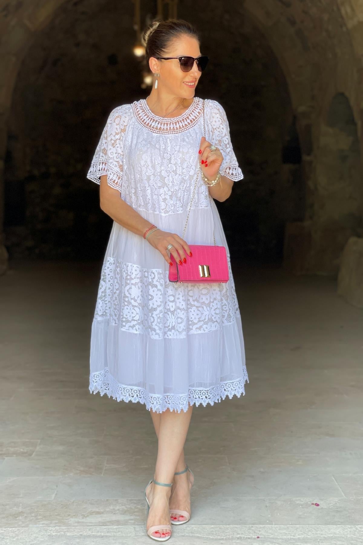 İthal İpek Yaka Detay Beyaz Elbise