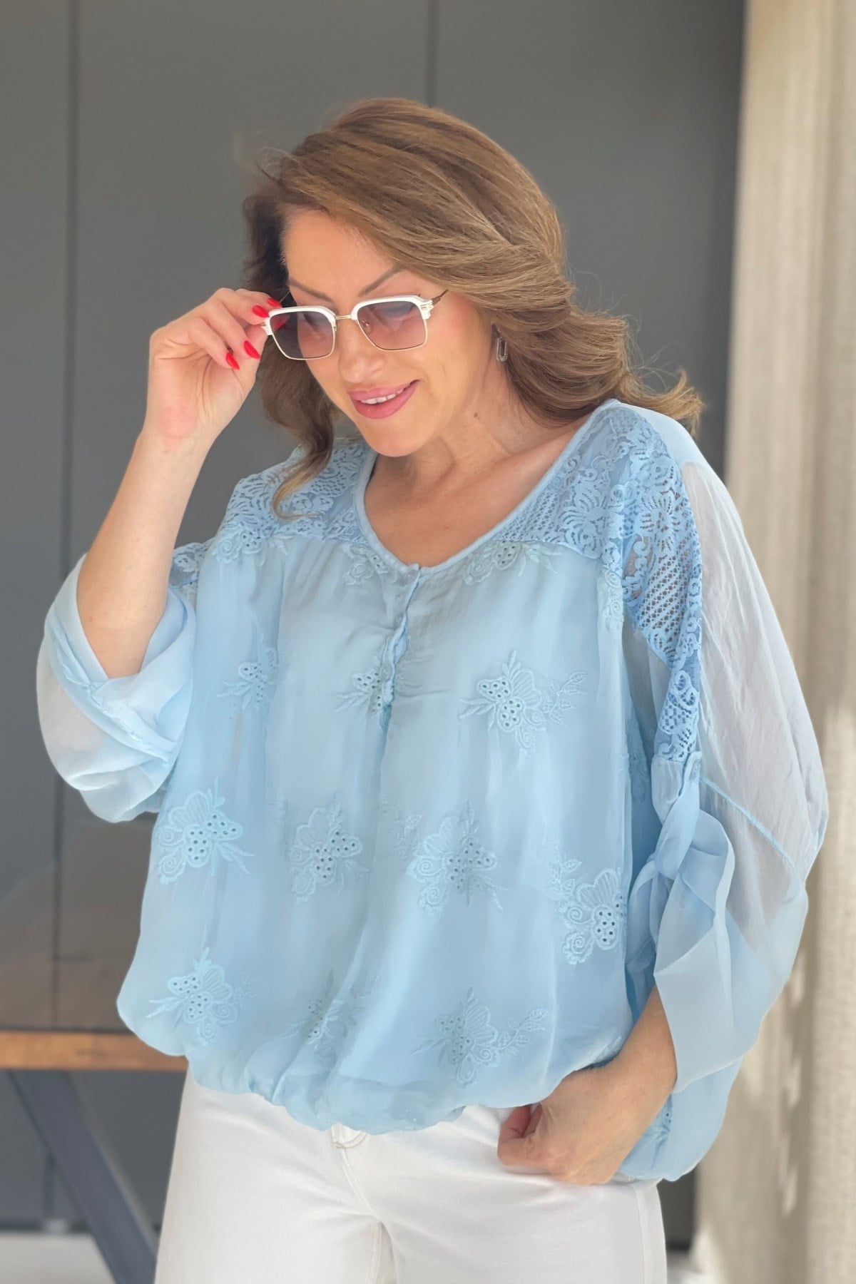 Kabartmalı Yaprak Desen İthal İpek Bebe Mavi Bluz