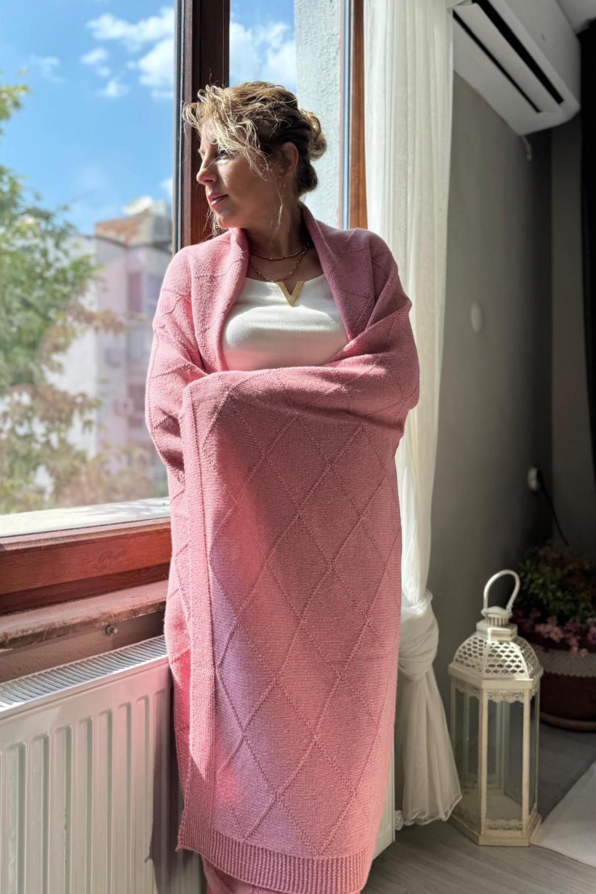 Pembe Renk Baklava Desen TV Battaniyesi