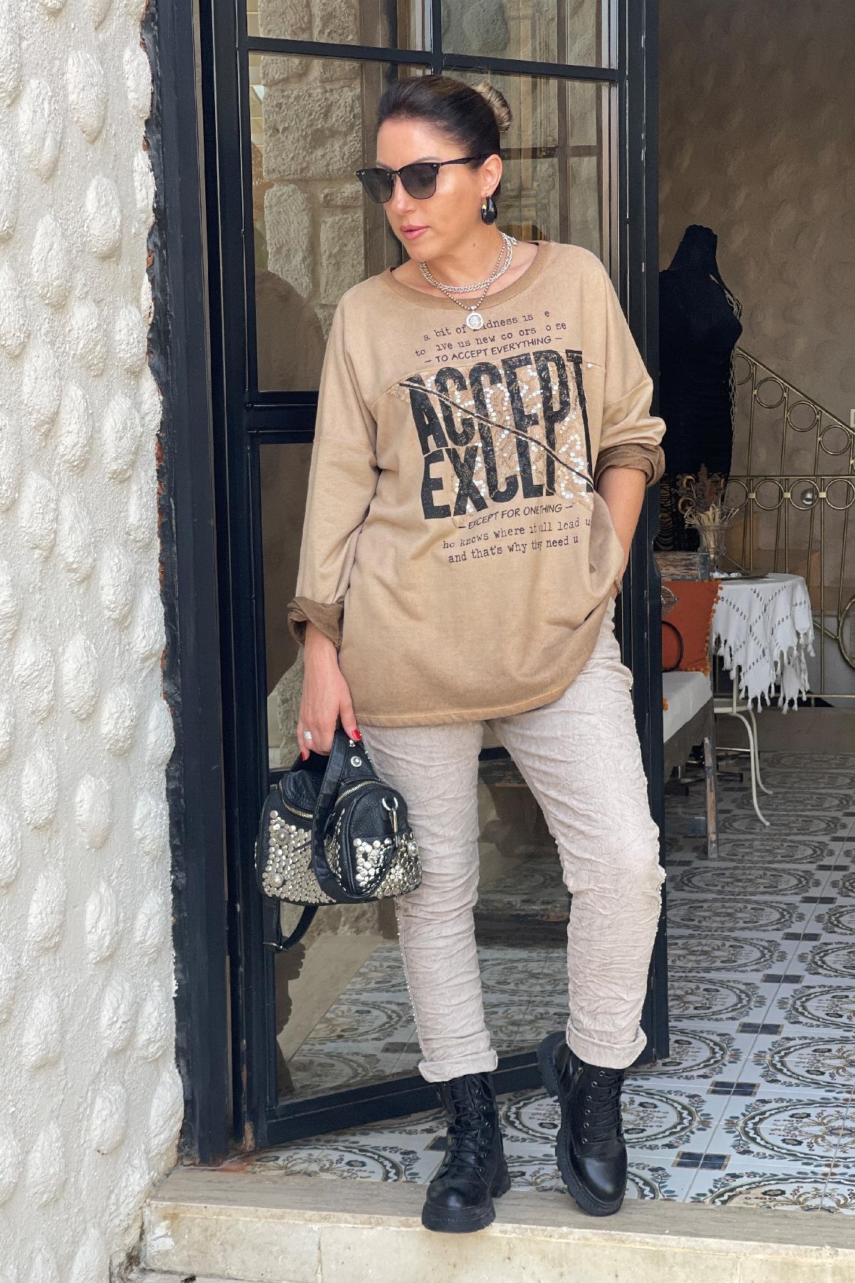 Siyah Yazı Detay İthal Camel Bluz