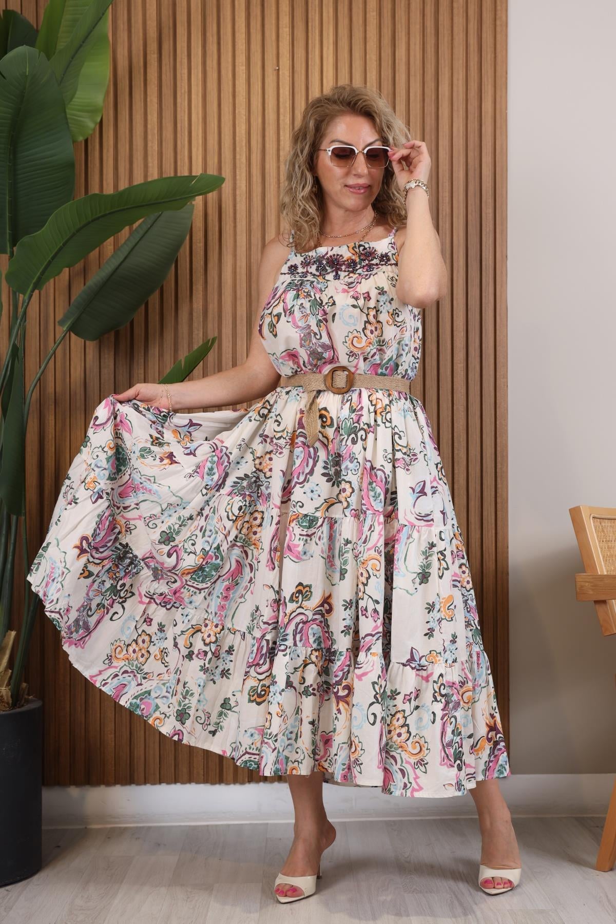 Taşlı Nakış Detay Elbise