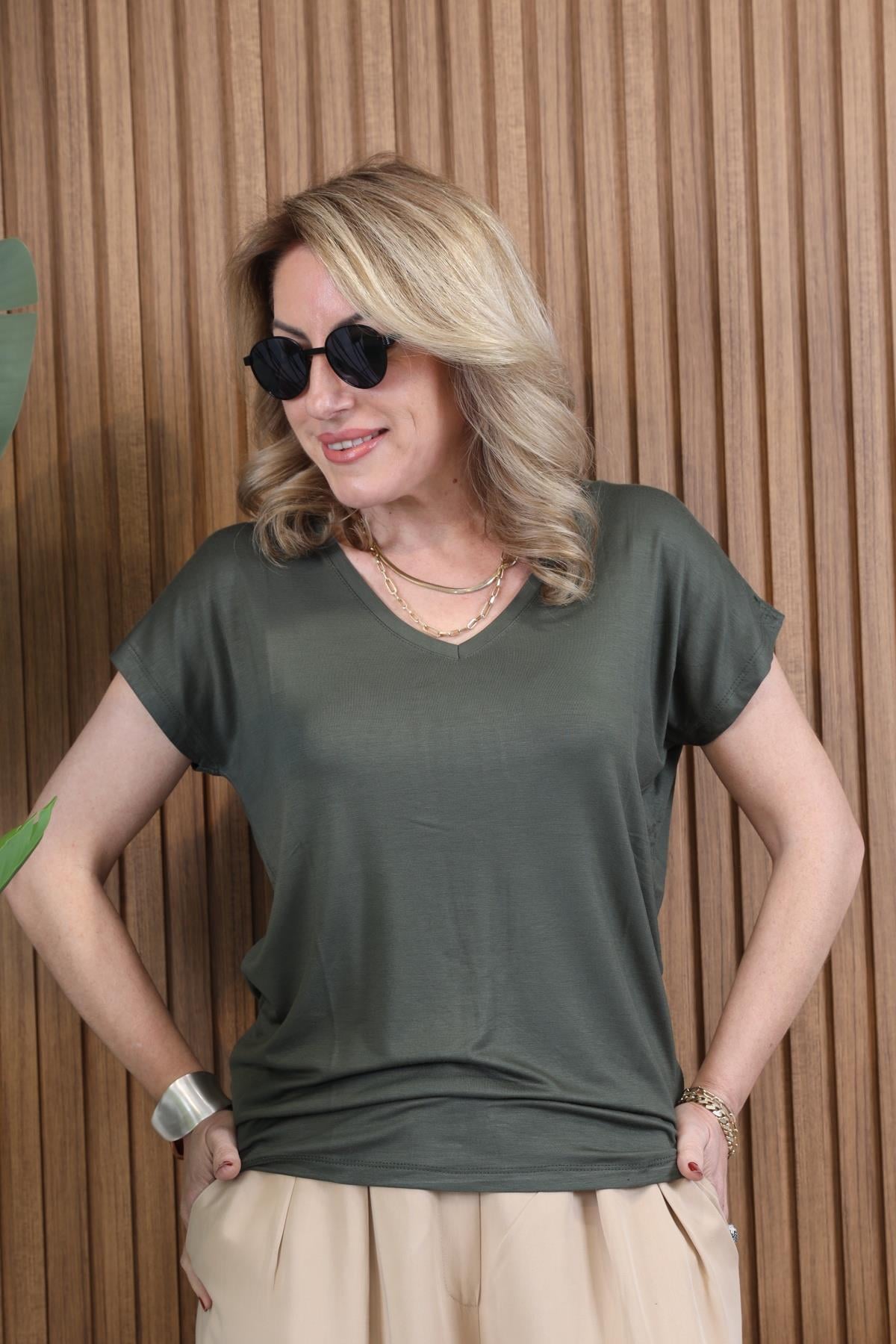 V Yaka Haki Basic T-shirt