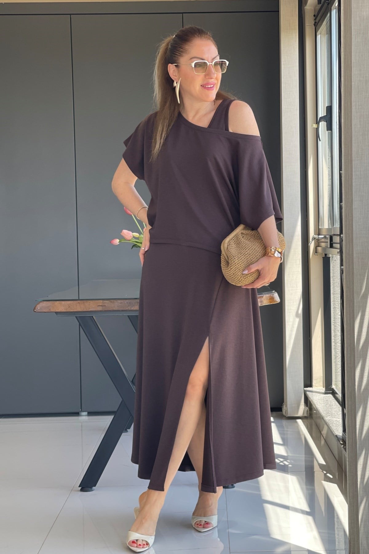 Yırtmaç Detay Kahve Modal Elbise