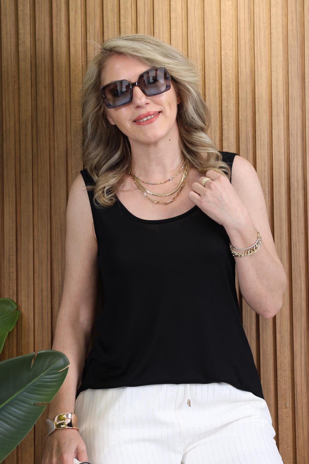 Yuvarlak Yaka Kalın Askı Basic Siyah T-Shirt