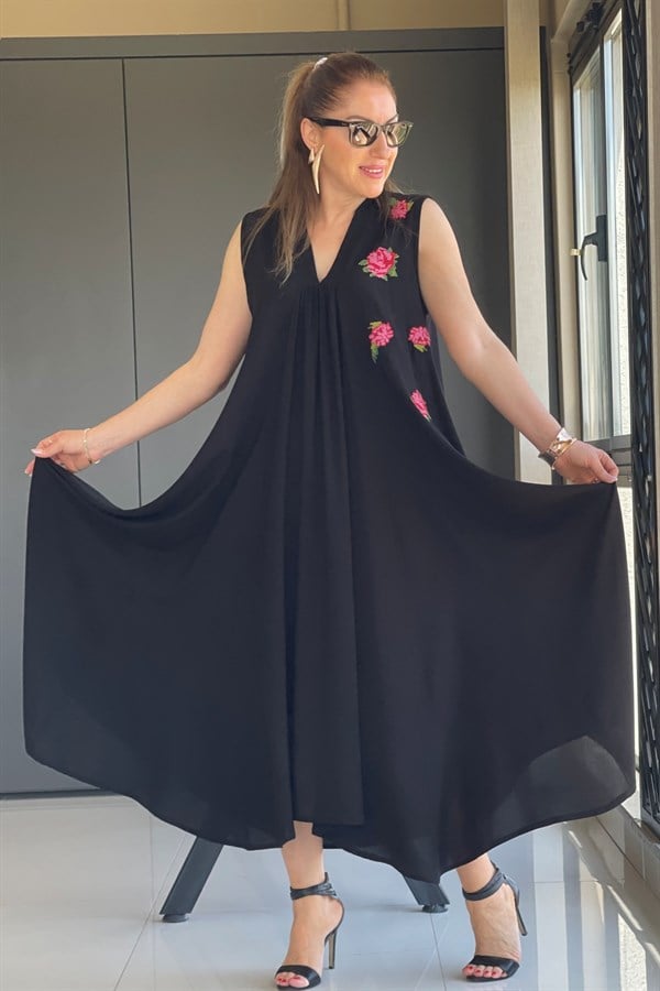 Kanaviçe Desen Siyah Elbise