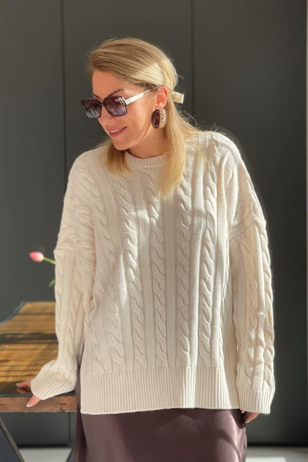 Örgü Detay Oversize Krem Kazak