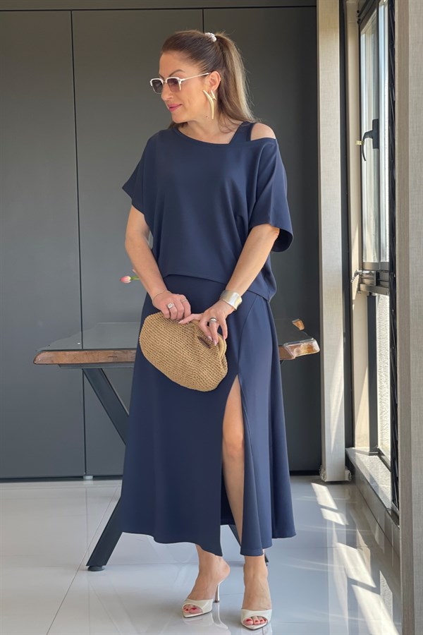 Yırtmaç Detay Lacivert Modal Elbise