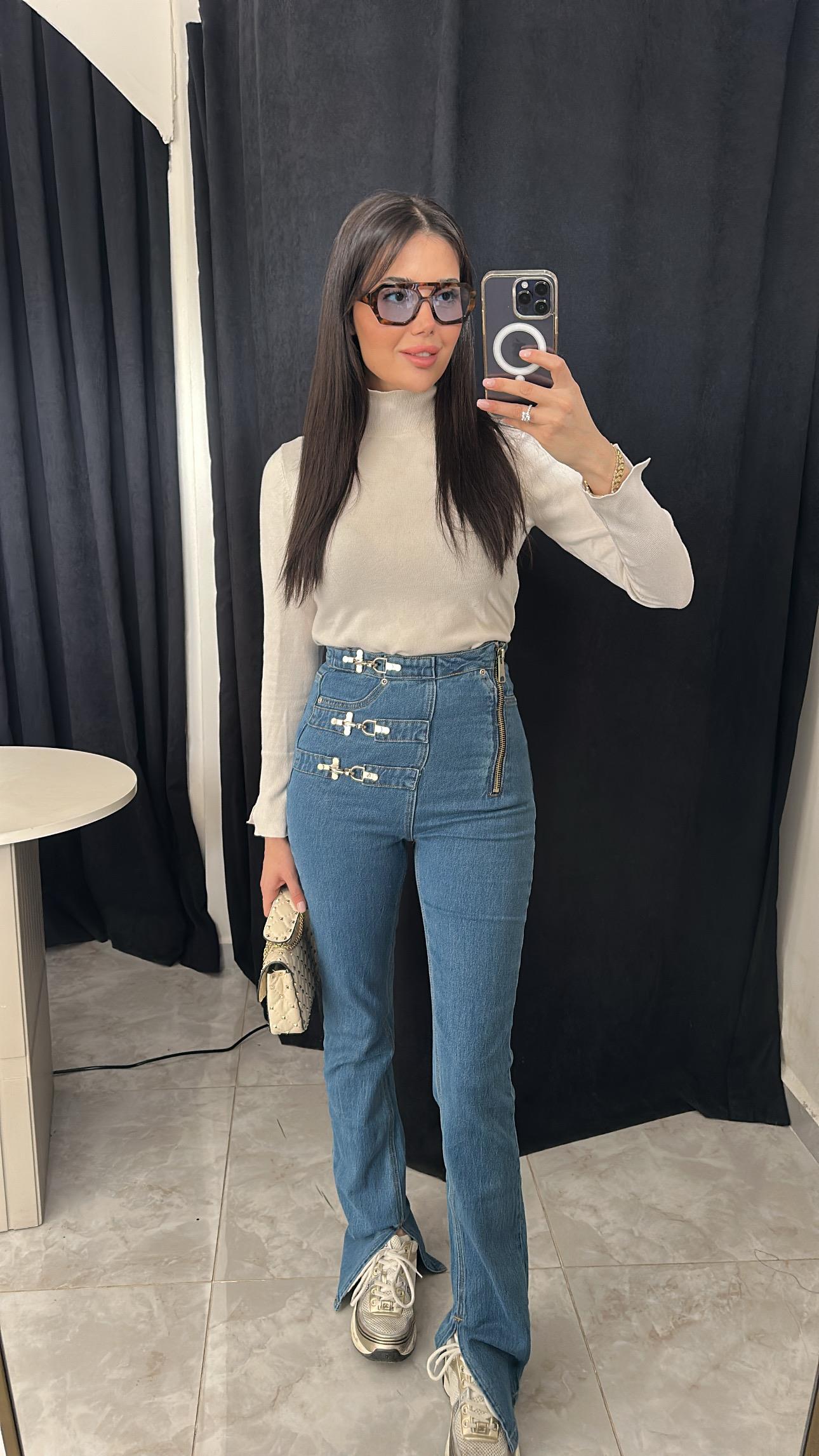 Kanca Detaylı Tasarım Flare Jean