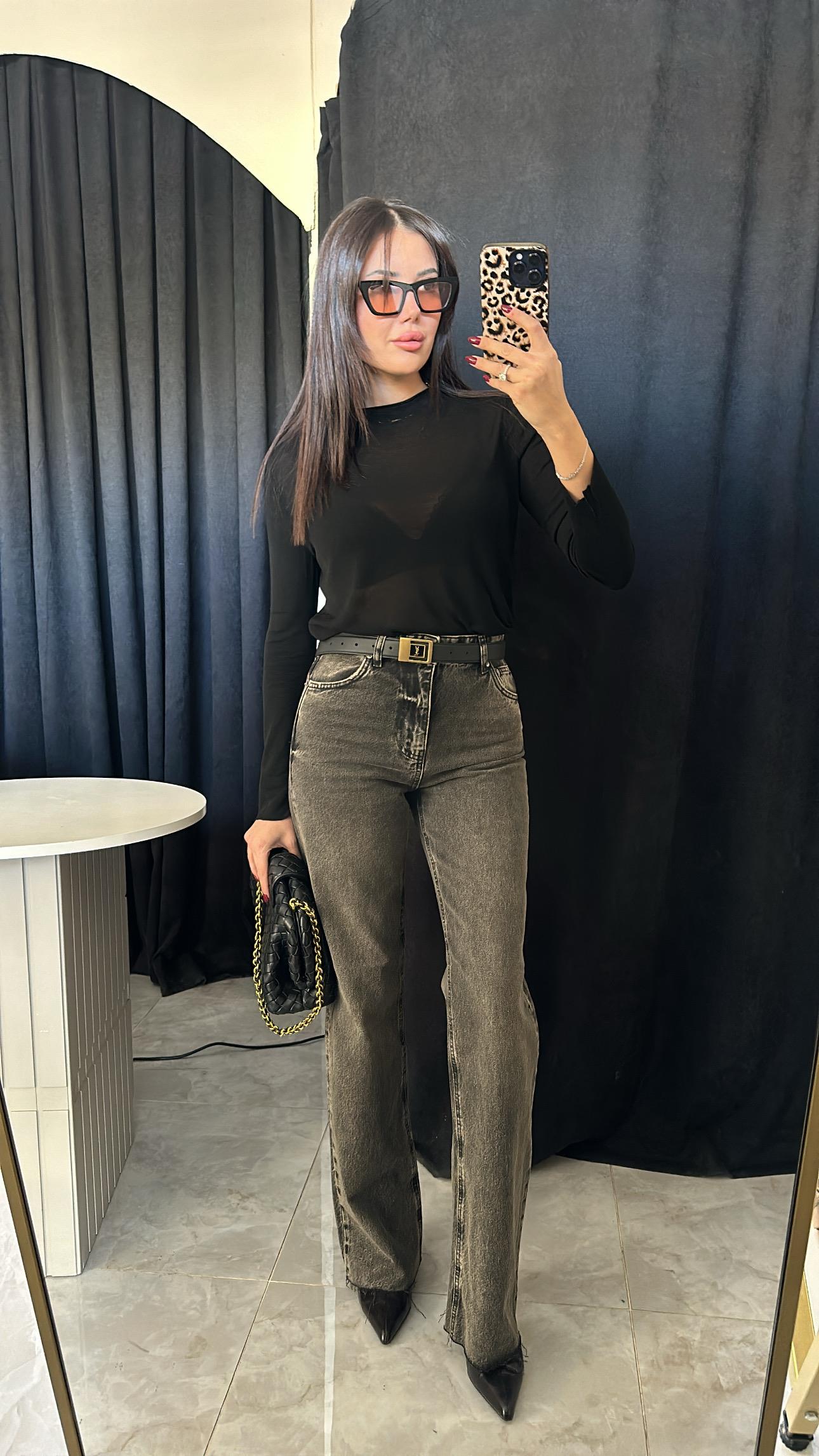 Siyah Kesik Paça Straight Jean