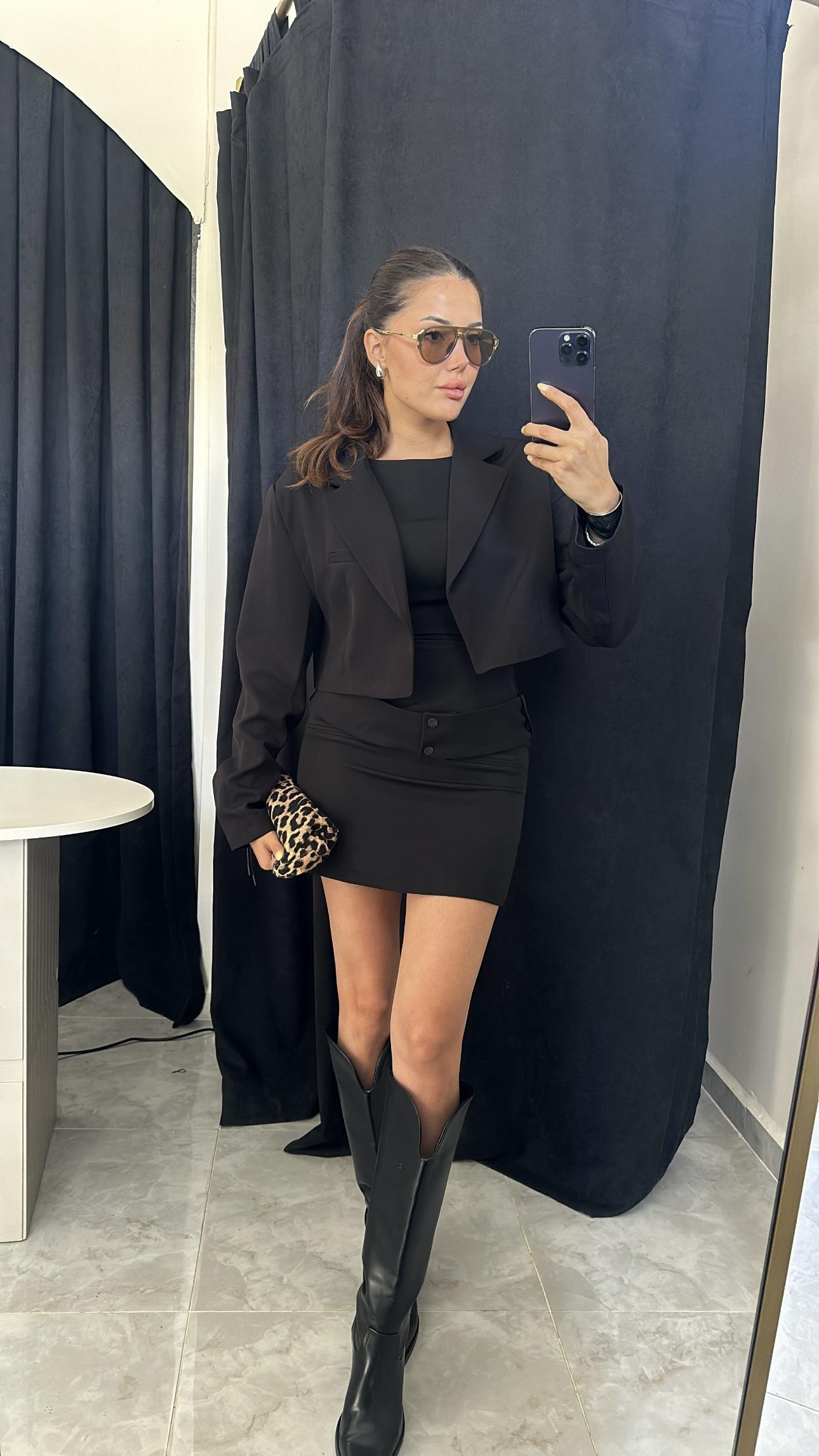 Crop Vatkalı Siyah Blazer