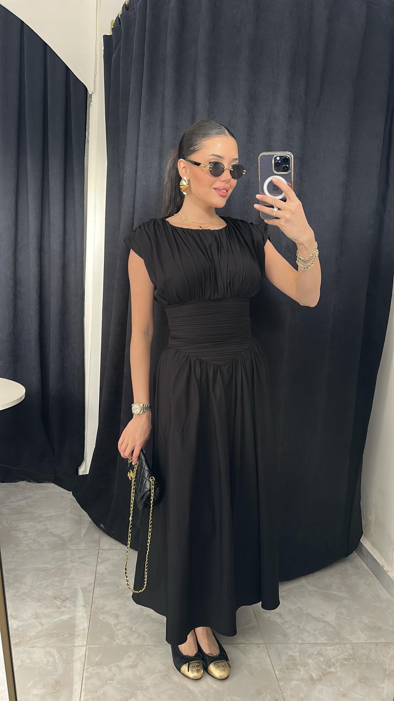 Belden Oturan Siyah Midi Elbise