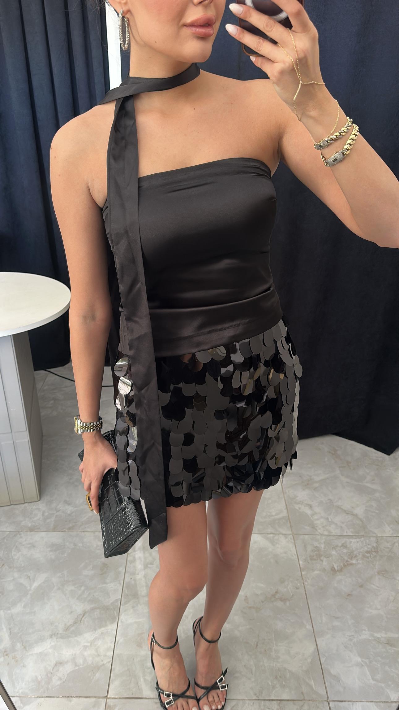 Saten Fularlı Top