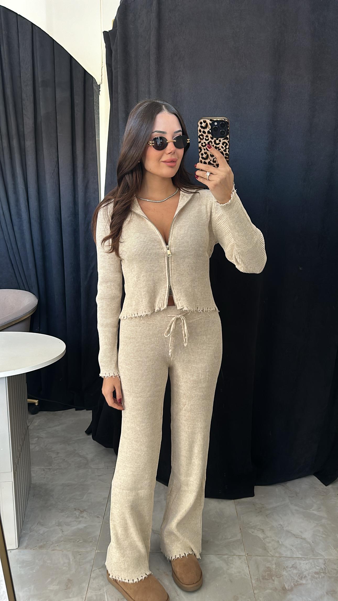 Marka Model Taş Rengi Çift Fermuarlı Triko Takım 