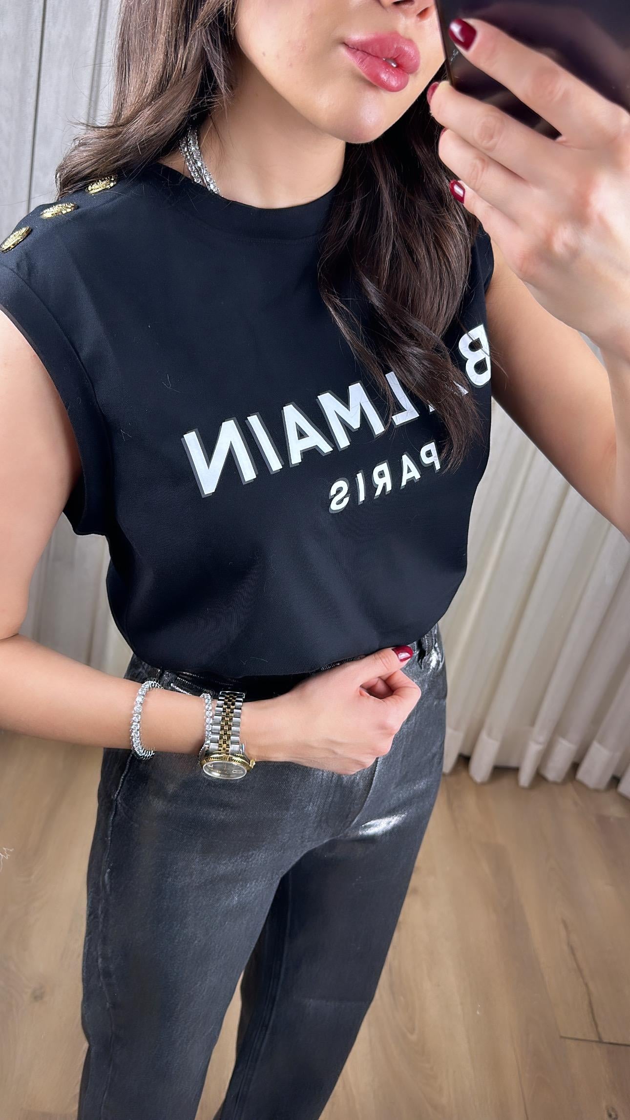 Orjinal Marka Düğme Detaylı Tshirt