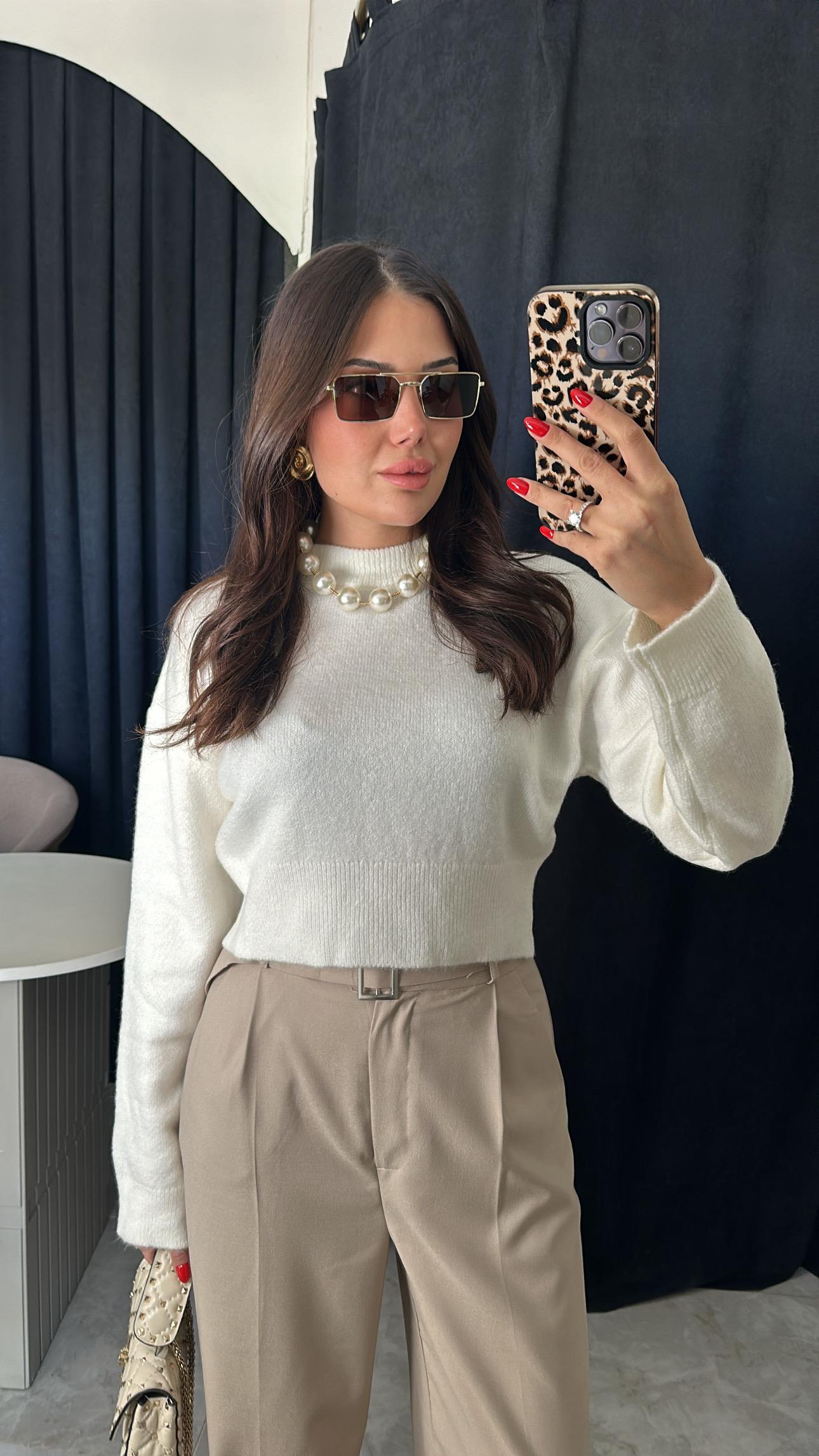 Ekru Crop Kazak