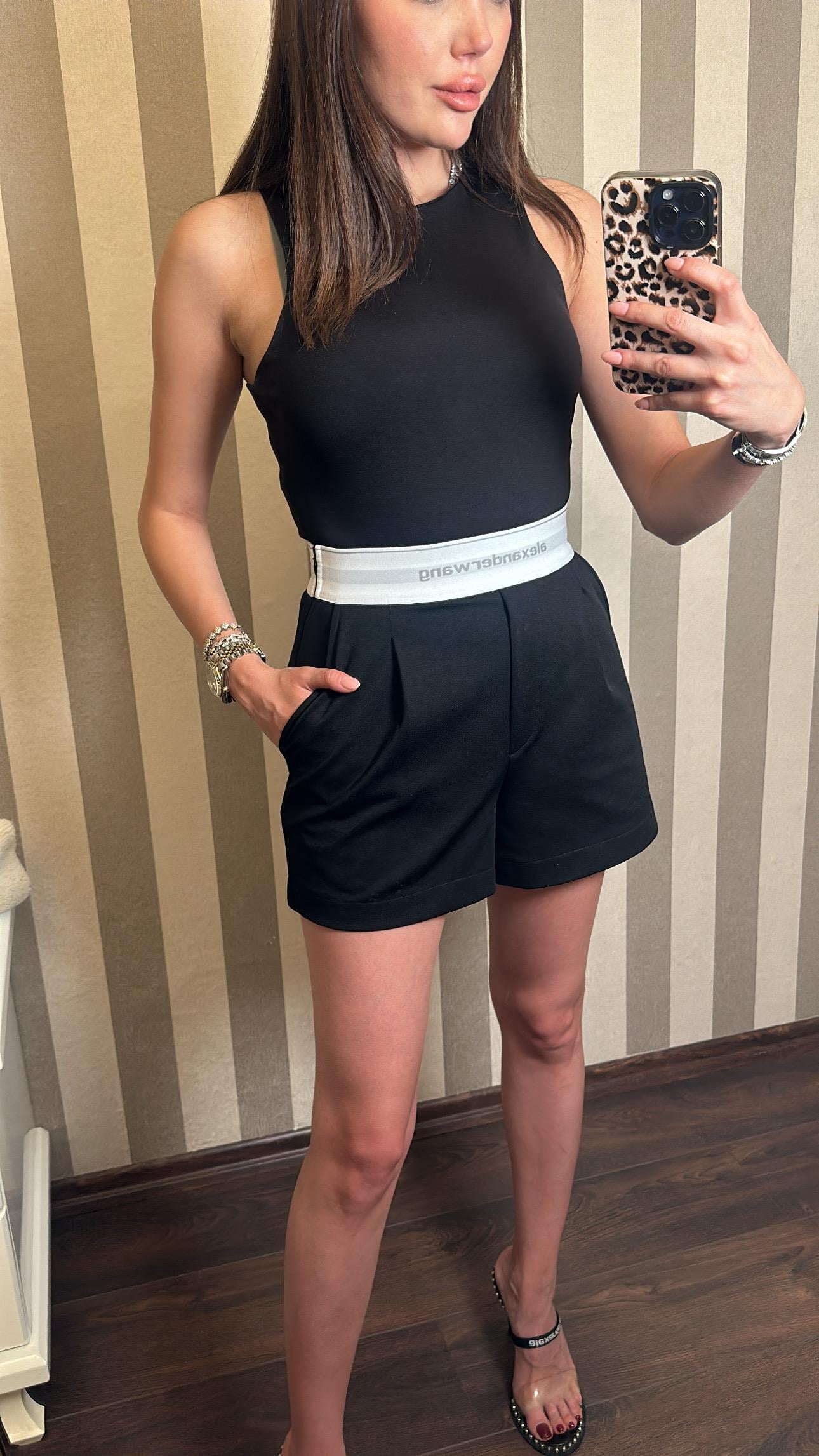 Wng Bel Detaylı Şort