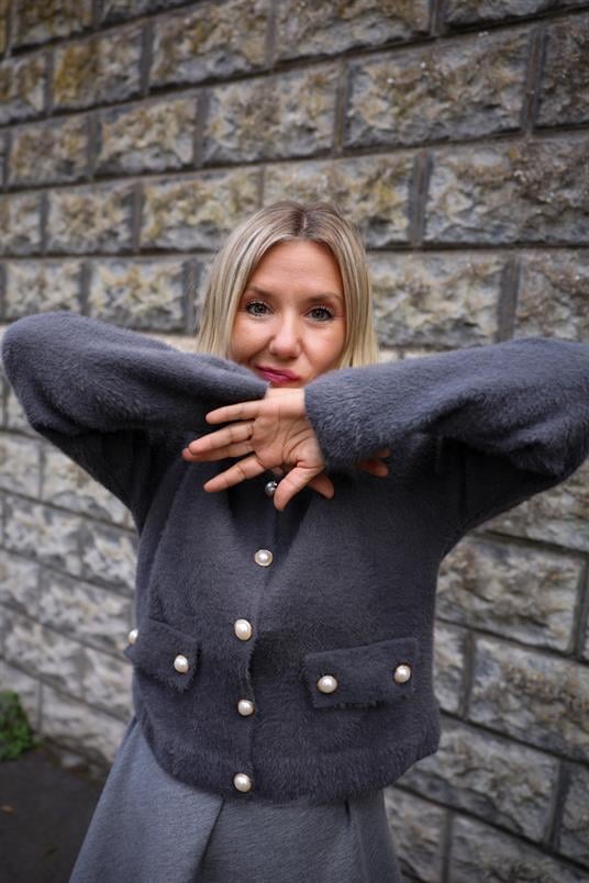 TRİKO 242029 ANGORA İKİ CEPLİ KISA HIRKA1