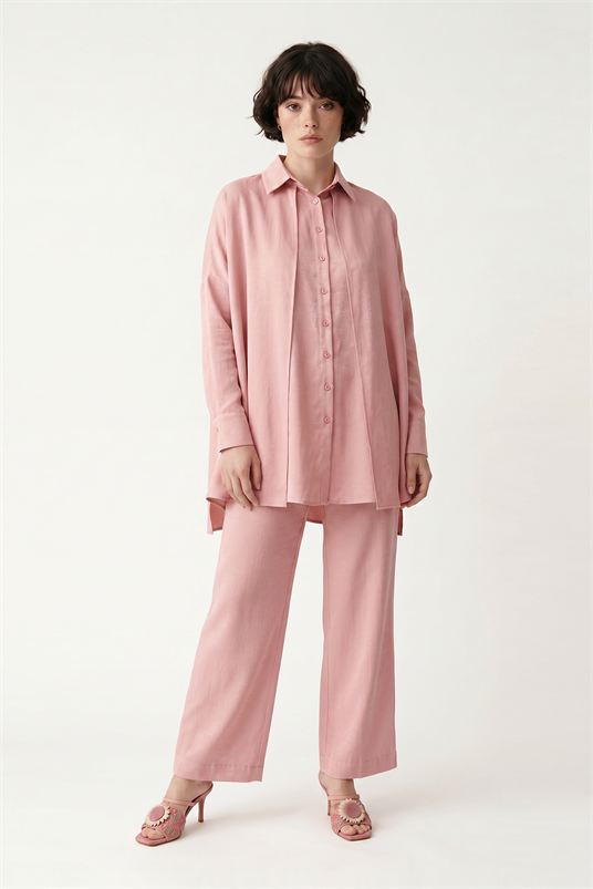 CUPRO ÖNDEN VE ARKADAN ÇİFT PELERİNLİ BLUZ