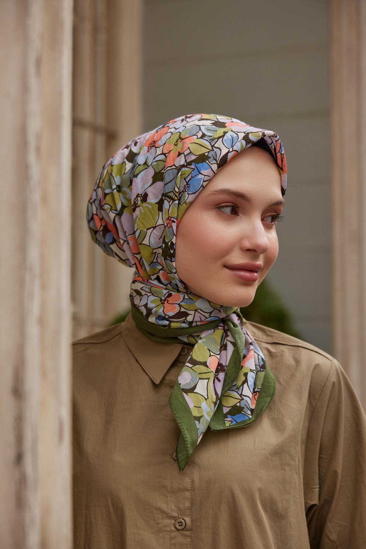 Şalland Baroq Desen Eşarp Meneviş YaprakSALLANDBAROQEŞARP2000Şalland